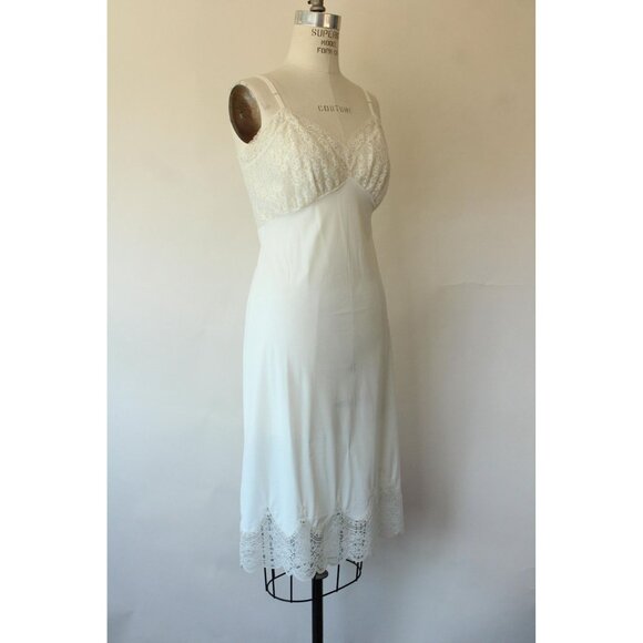 Vintage 1950s Van Raalte Nylon Full Slip, Sauvette, Ivory with Embroidered Lace - Picture 6 of 10